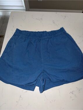Madewell women’s boxer shorts 
Size medium
Blue and white striped
Like new